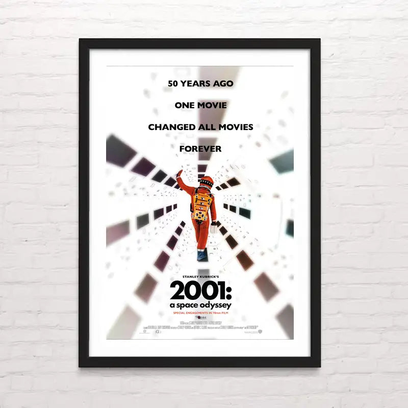 Póster de 2001: Odisea del Espacio, película clásica de ciencia ficción dirigida por Stanley Kubrick, disponible en Posterinc.