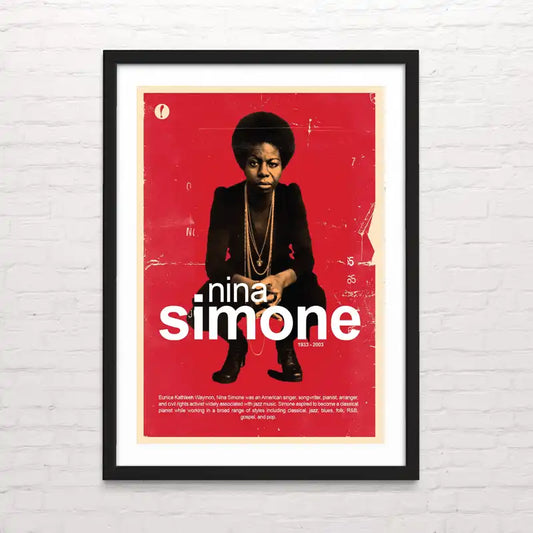 Póster vintage de Nina Simone interpretando jazz en el escenario con fondo minimalista - Posterinc.cl