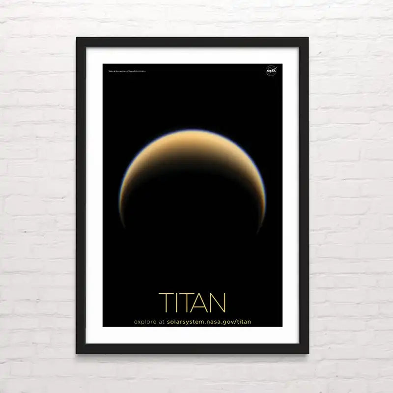 Póster del Titan – impresión de alta calidad estilo espacial. Posterinc.cl