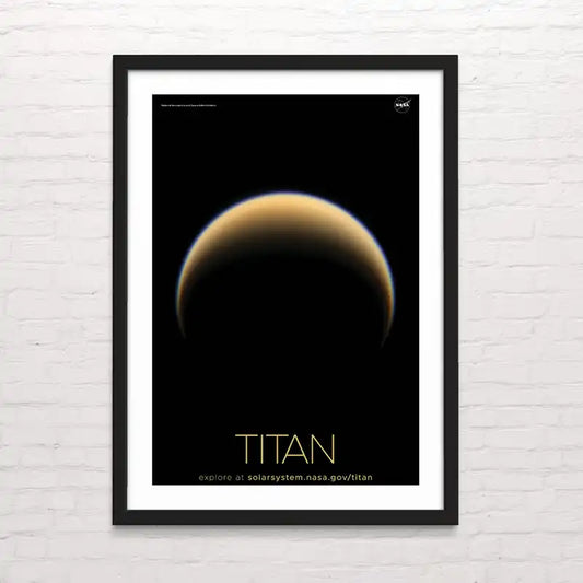 Póster del Titan – impresión de alta calidad estilo espacial. Posterinc.cl