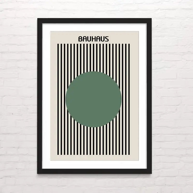 Póster estilo Bauhaus con formas geométricas, colores modernos y diseño gráfico inspirado en la escuela Bauhaus.