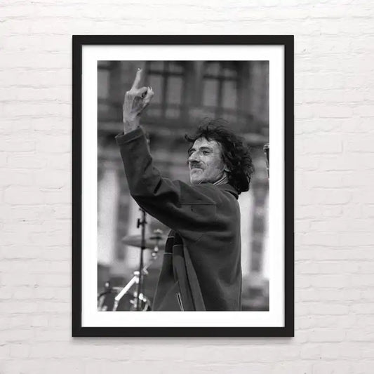 Póster artístico de charly garcia en blanco y negro – Posterinc Studio